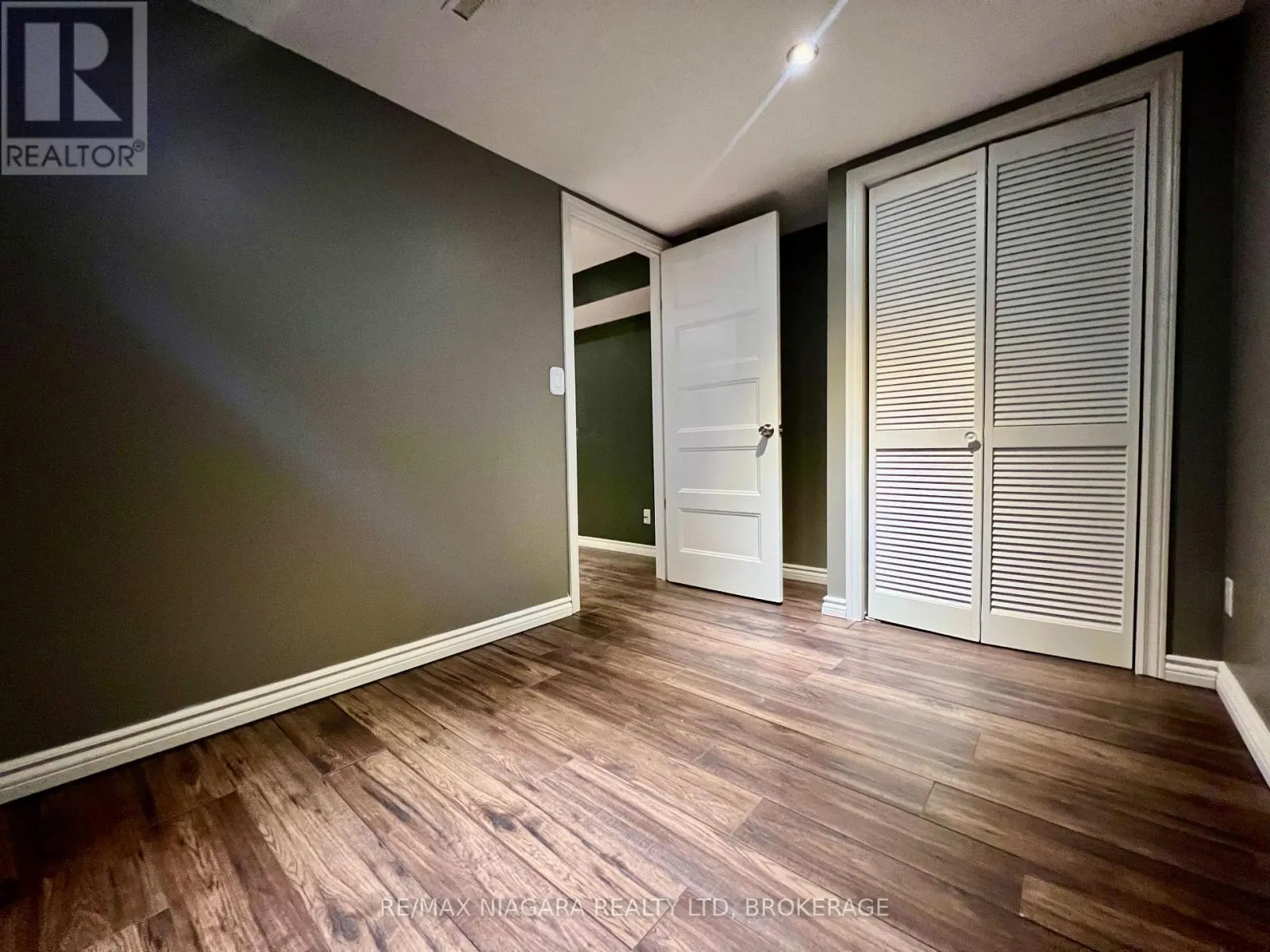 LOWER - 7253 THORNHILL CRESCENT, #Lower