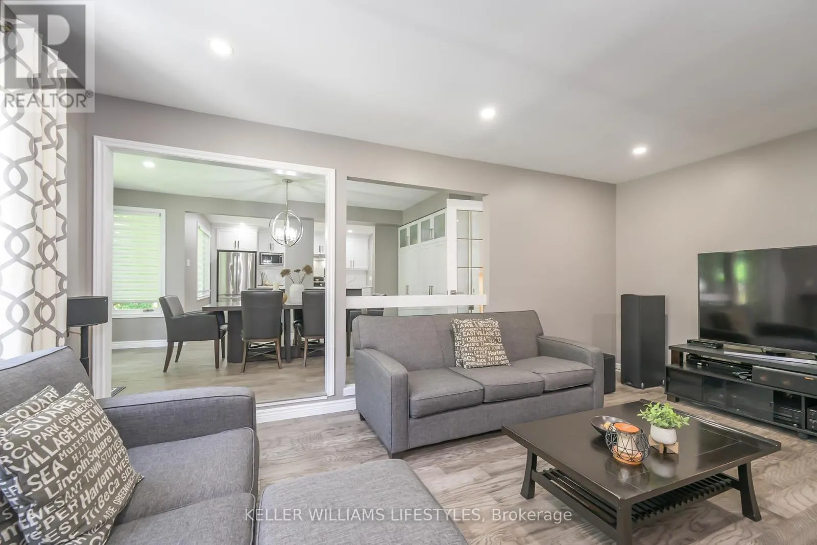 18 THUNDERBIRD CRESCENT