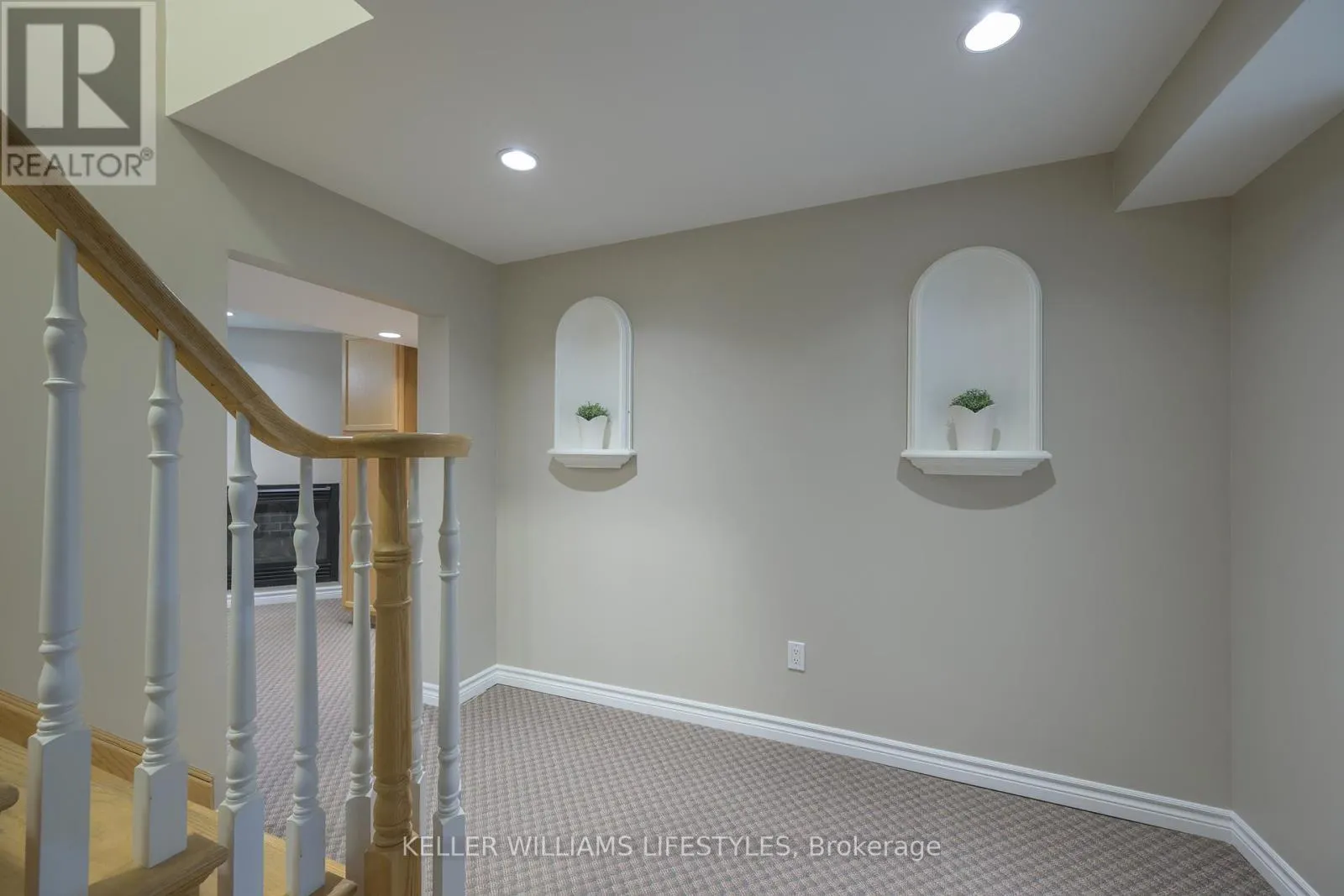 18 THUNDERBIRD CRESCENT