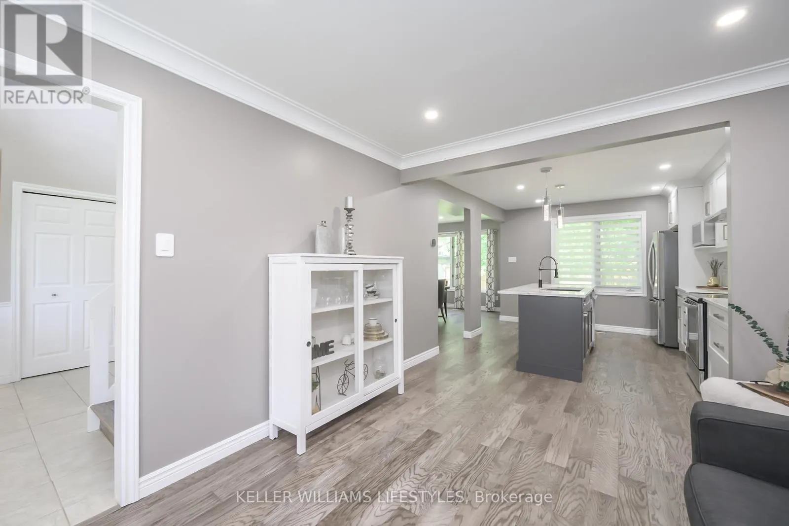 18 THUNDERBIRD CRESCENT