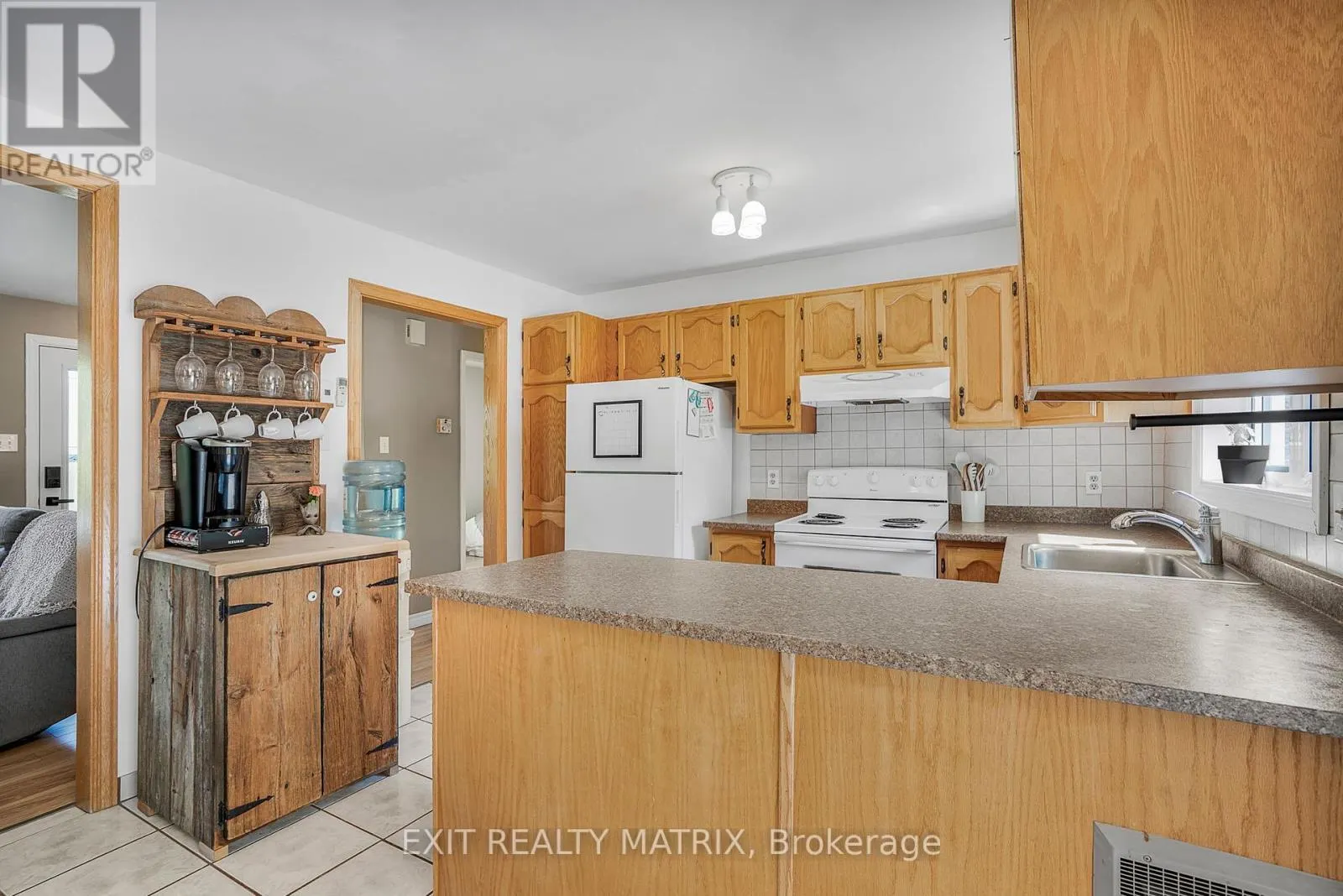 2896 FRONT ROAD