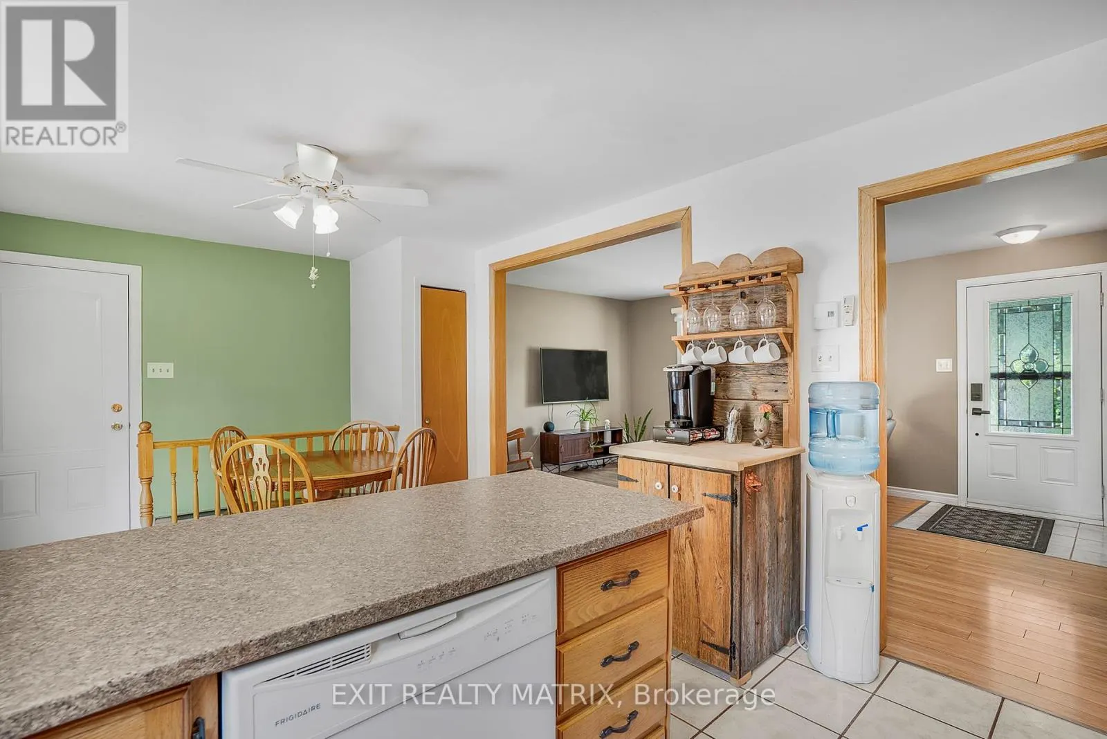 2896 FRONT ROAD