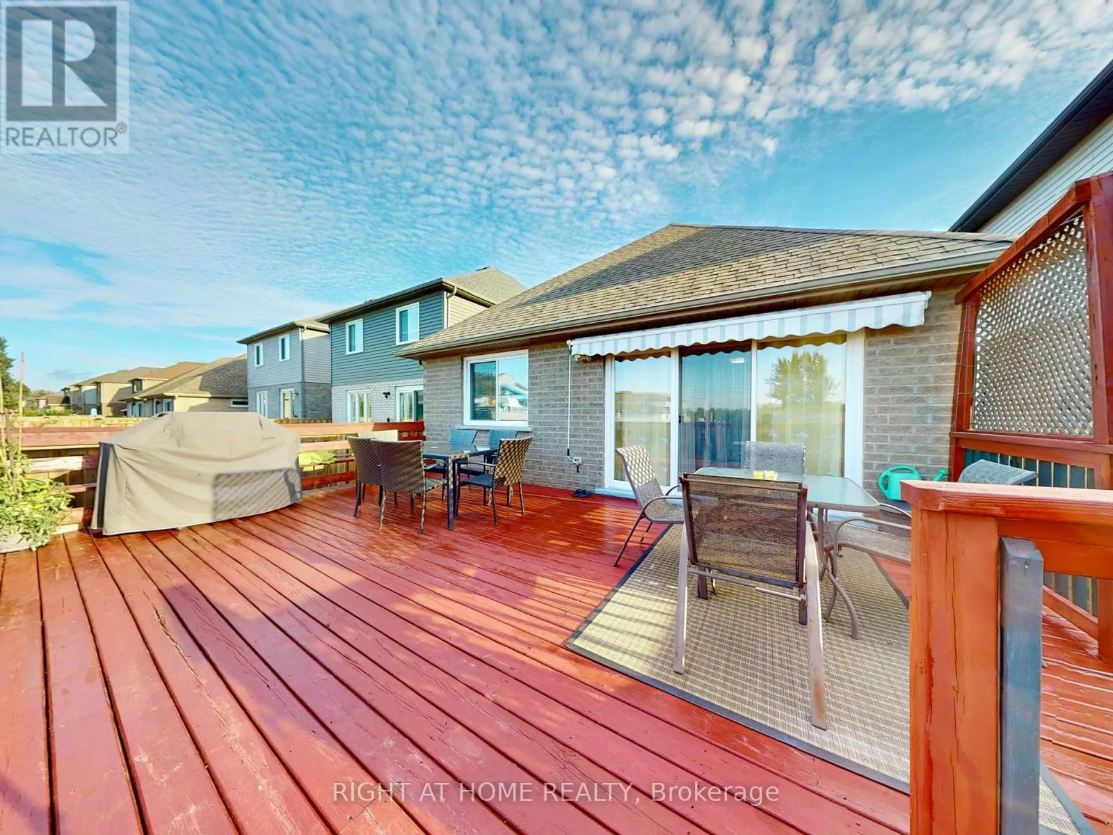 8583 JENNIFER CRESCENT