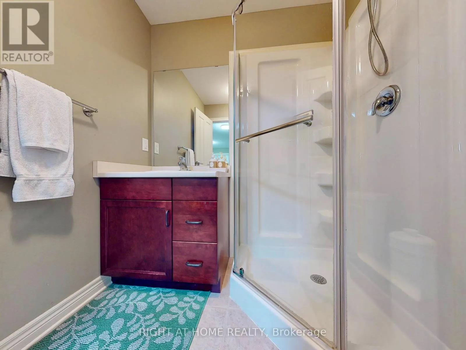 8583 JENNIFER CRESCENT