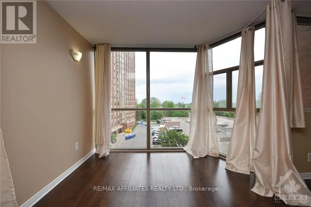 512 - 2760 CAROUSEL CRESCENT