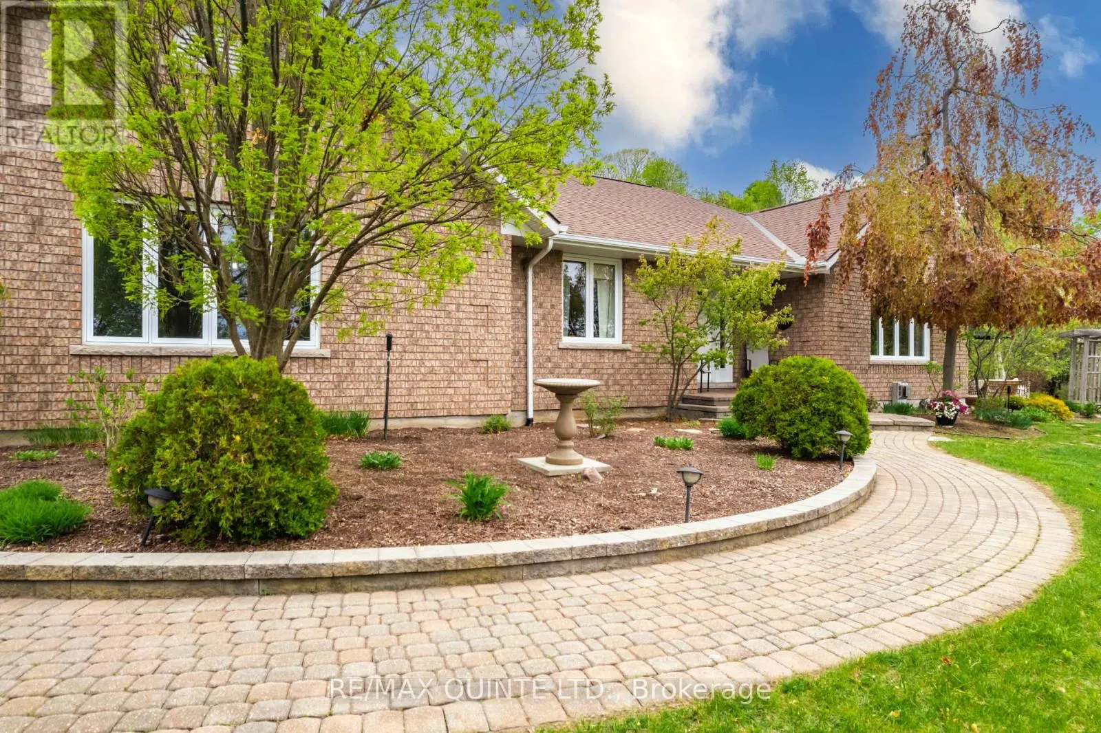 38 OAKRIDGE DRIVE