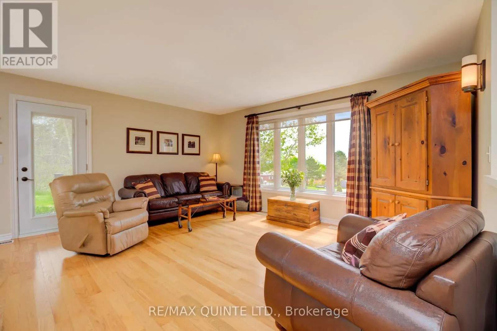 38 OAKRIDGE DRIVE