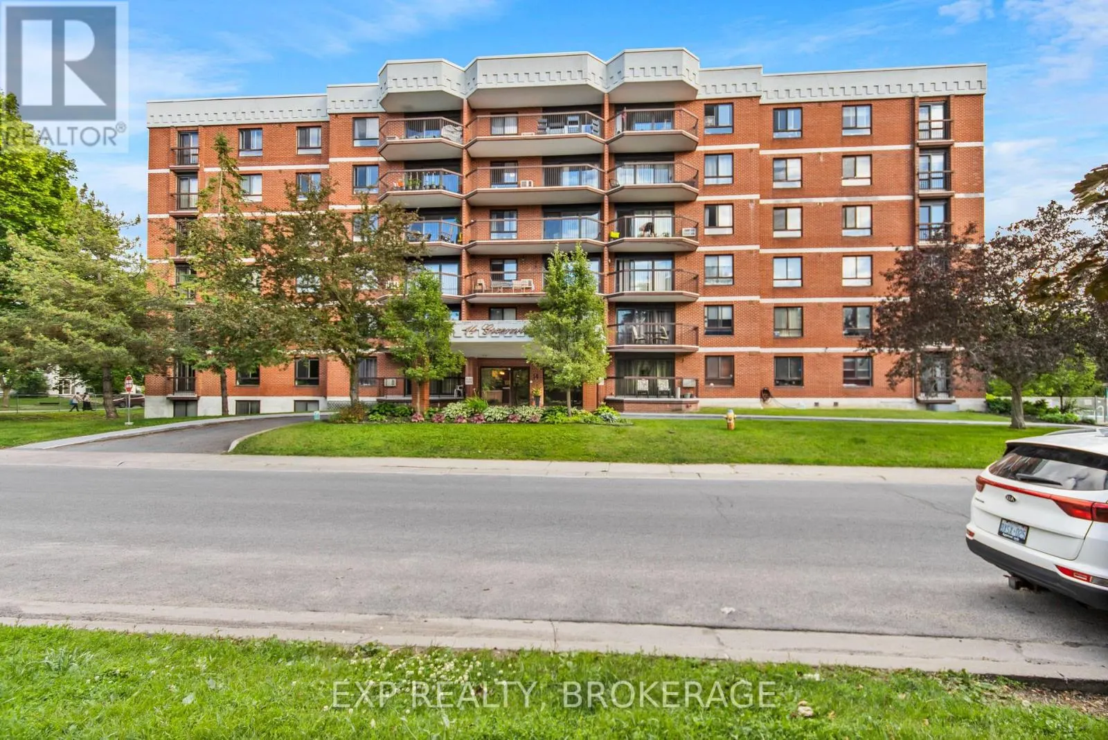 607 - 14 GREENVIEW DRIVE, #607