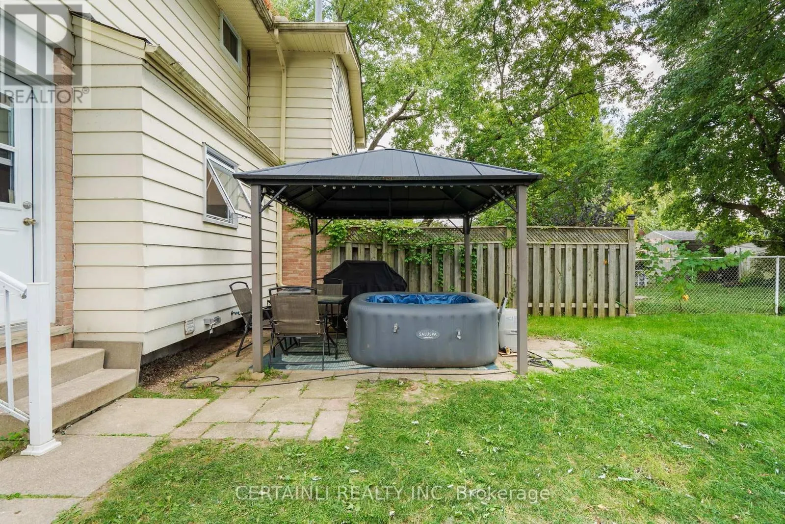 35 ROSAMOND CRESCENT