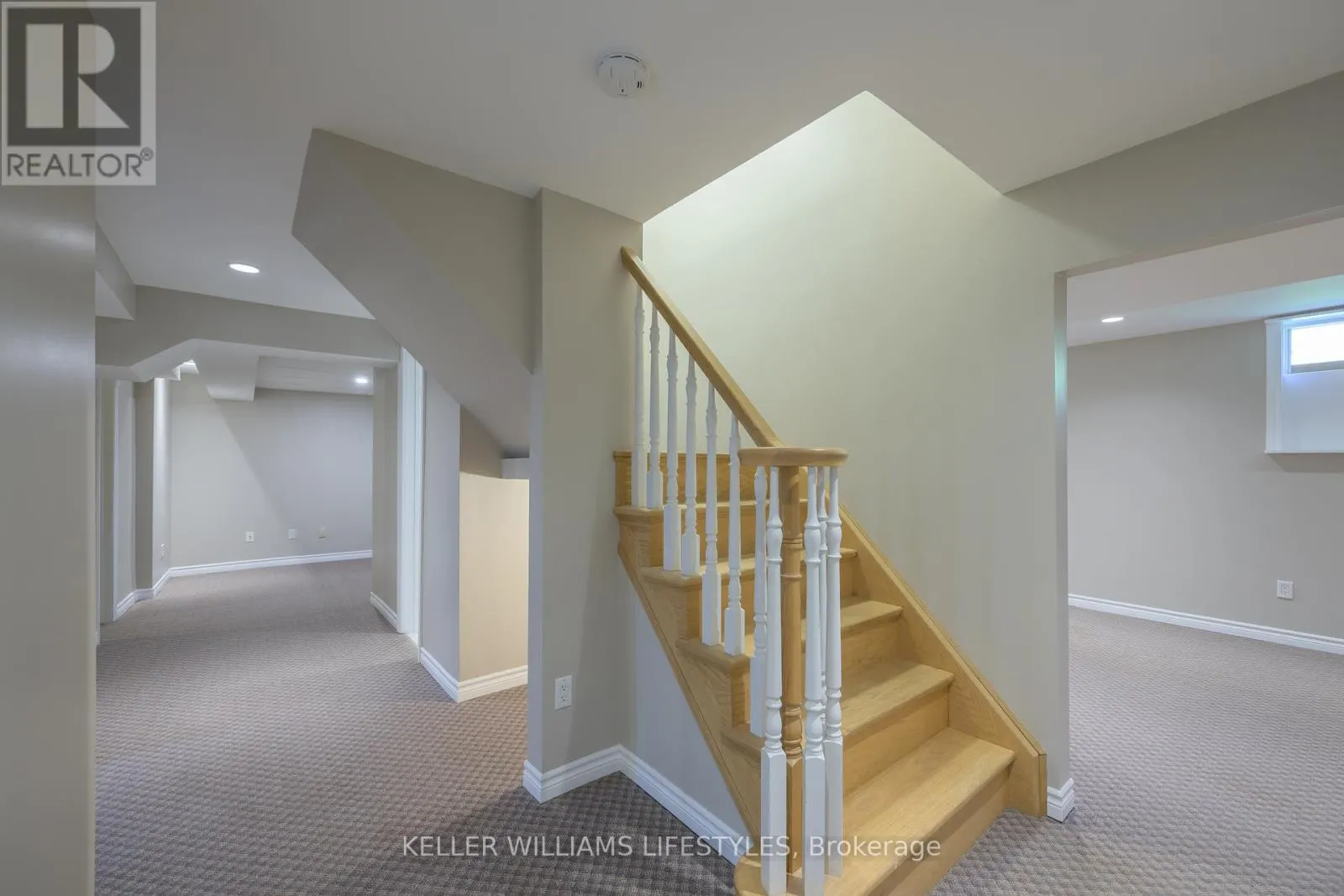 18 THUNDERBIRD CRESCENT