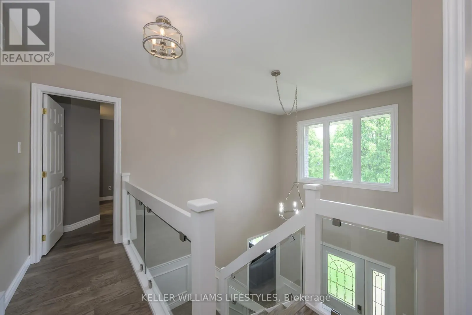 18 THUNDERBIRD CRESCENT