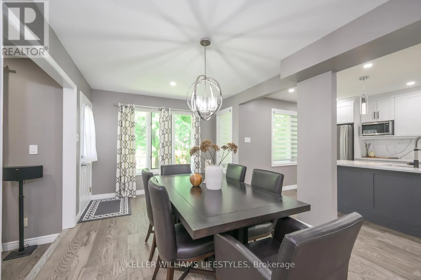 18 THUNDERBIRD CRESCENT