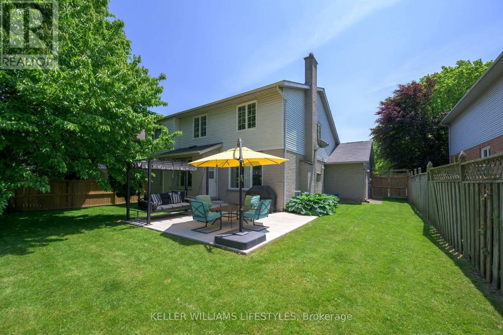 18 THUNDERBIRD CRESCENT