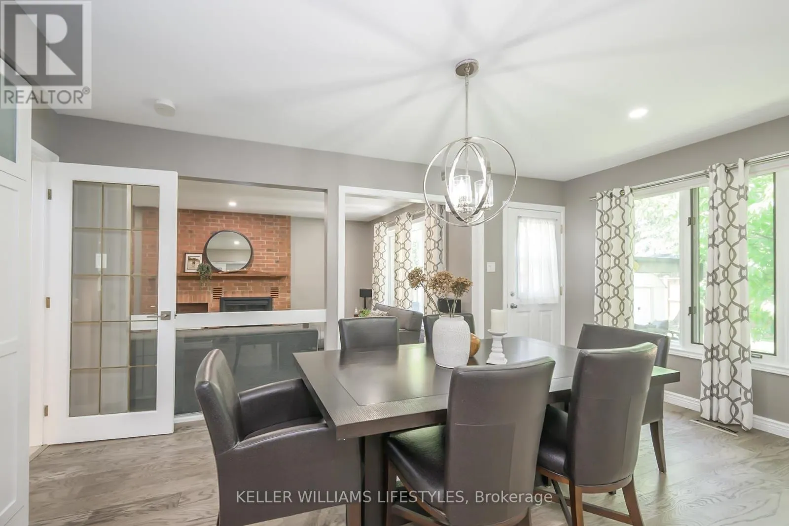 18 THUNDERBIRD CRESCENT