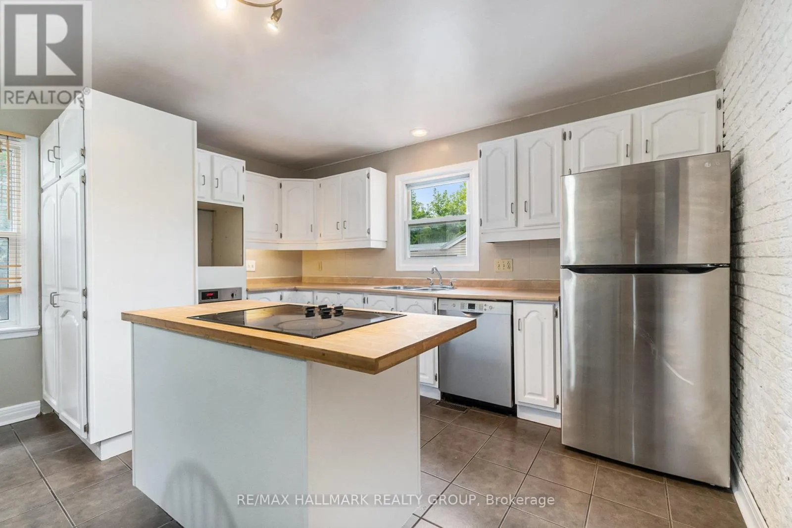 1 - 426 BLAKE BOULEVARD