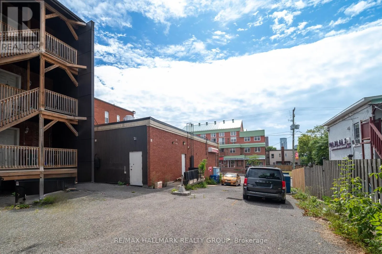 843-839 SOMERSET STREET W