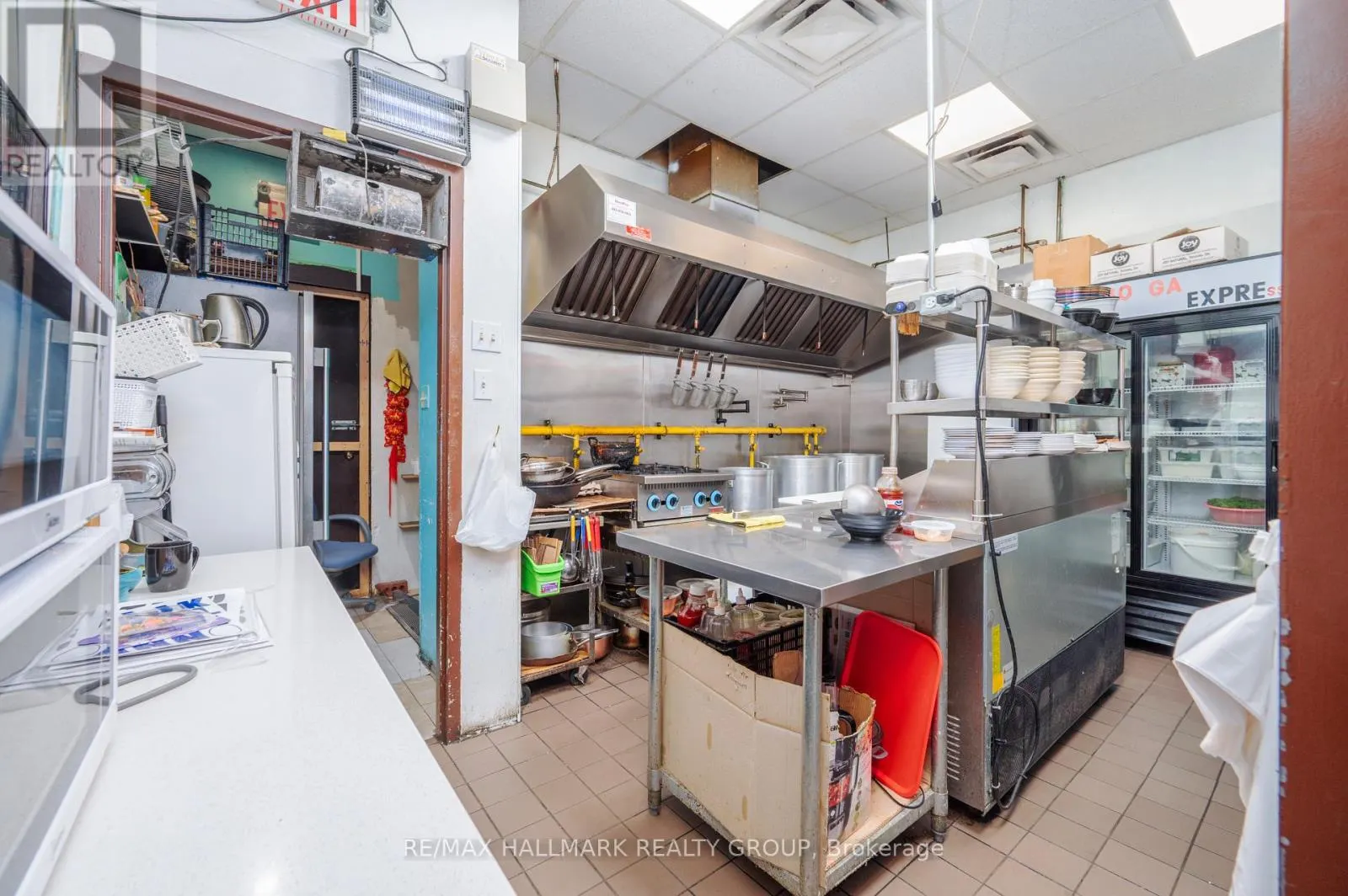 843-839 SOMERSET STREET W
