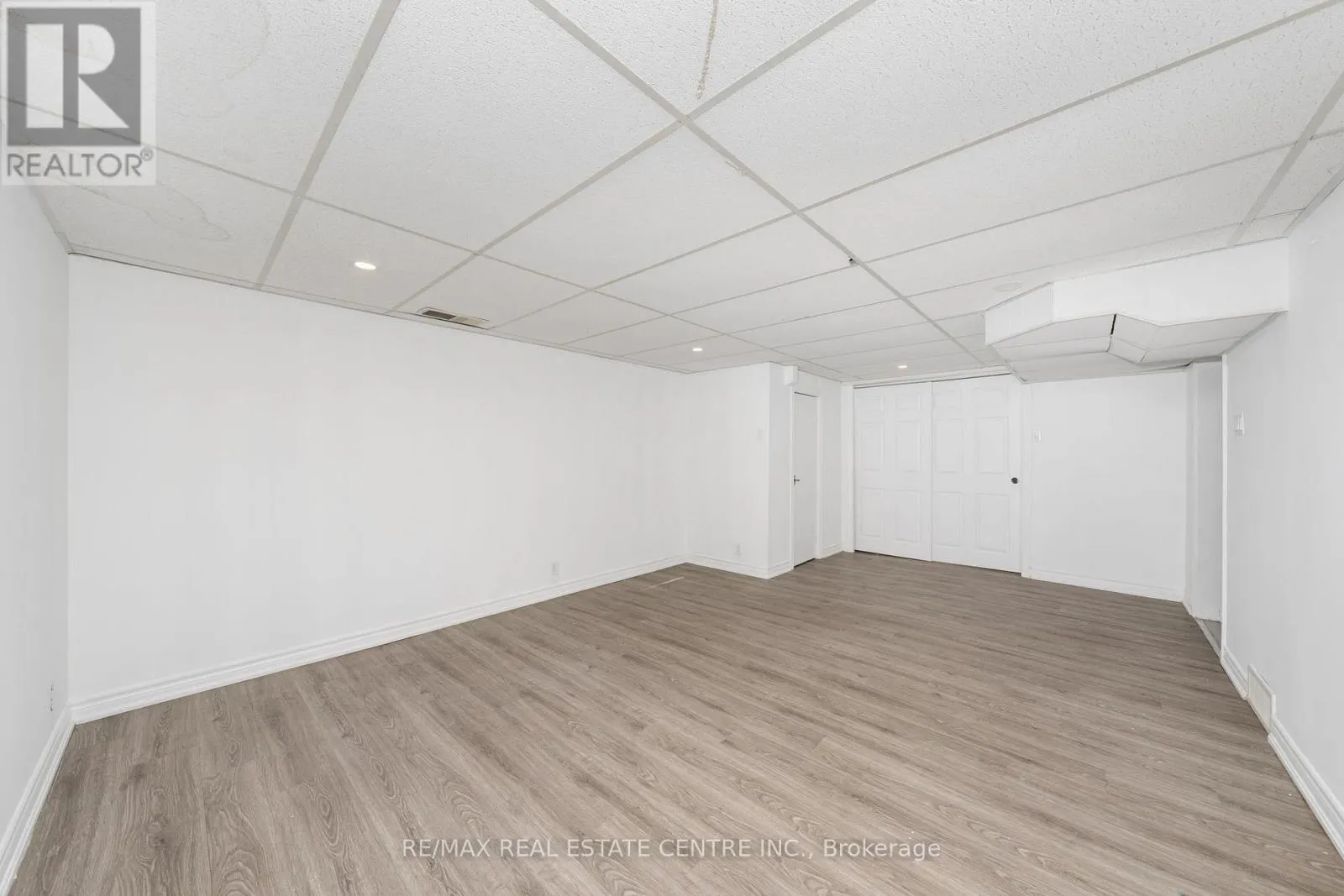 601 HOLLYWOOD PLACE