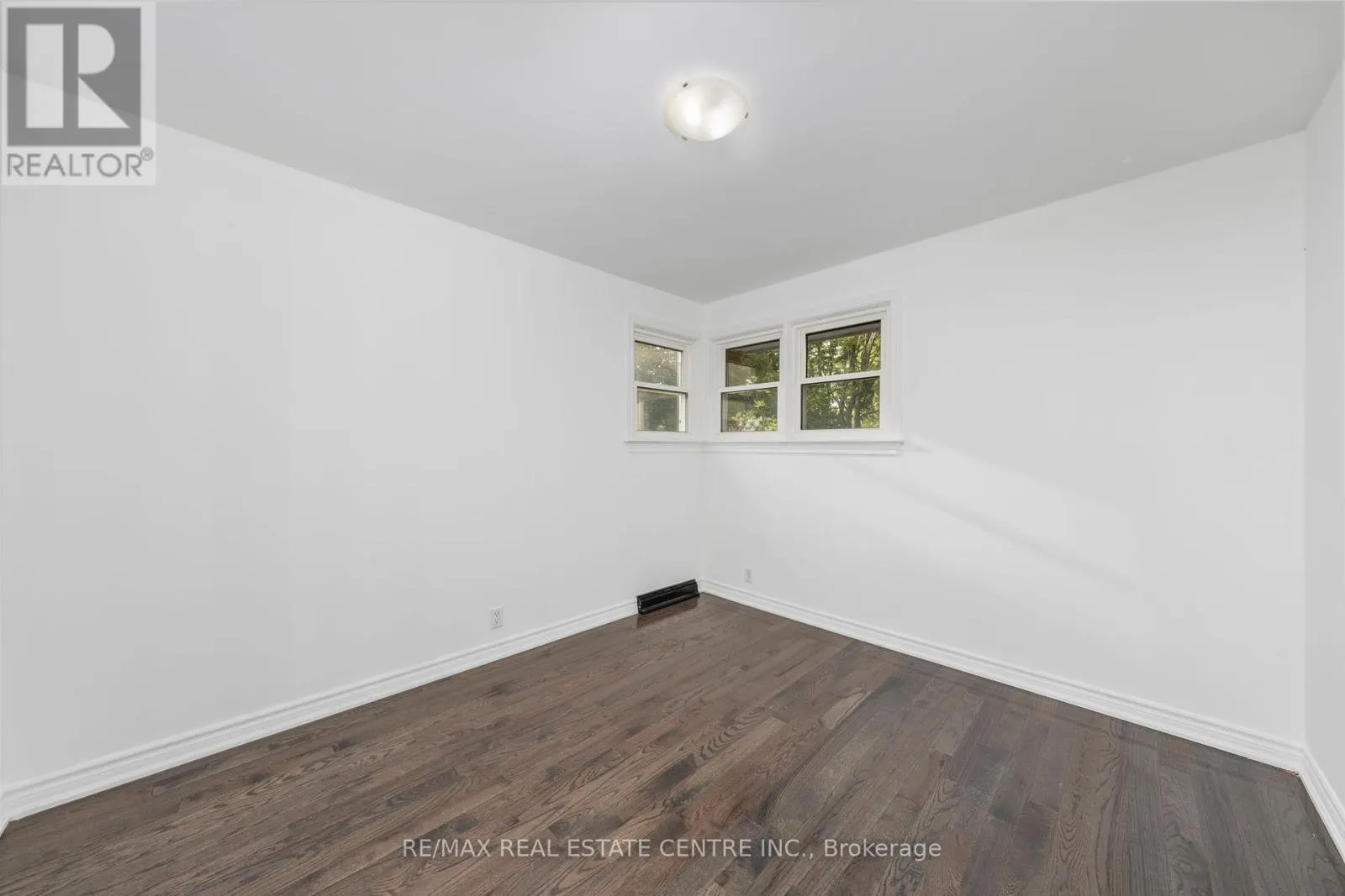 601 HOLLYWOOD PLACE