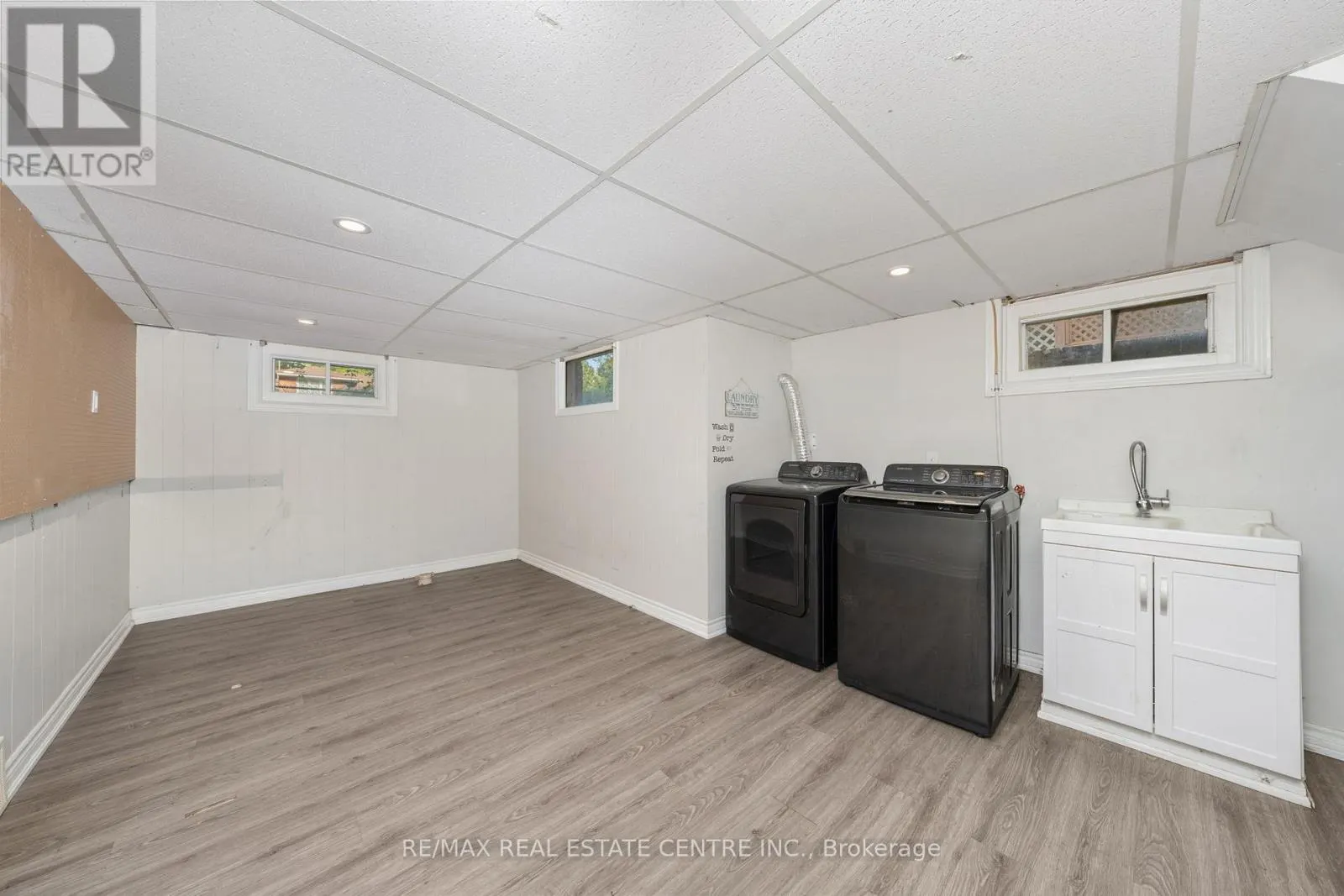 601 HOLLYWOOD PLACE