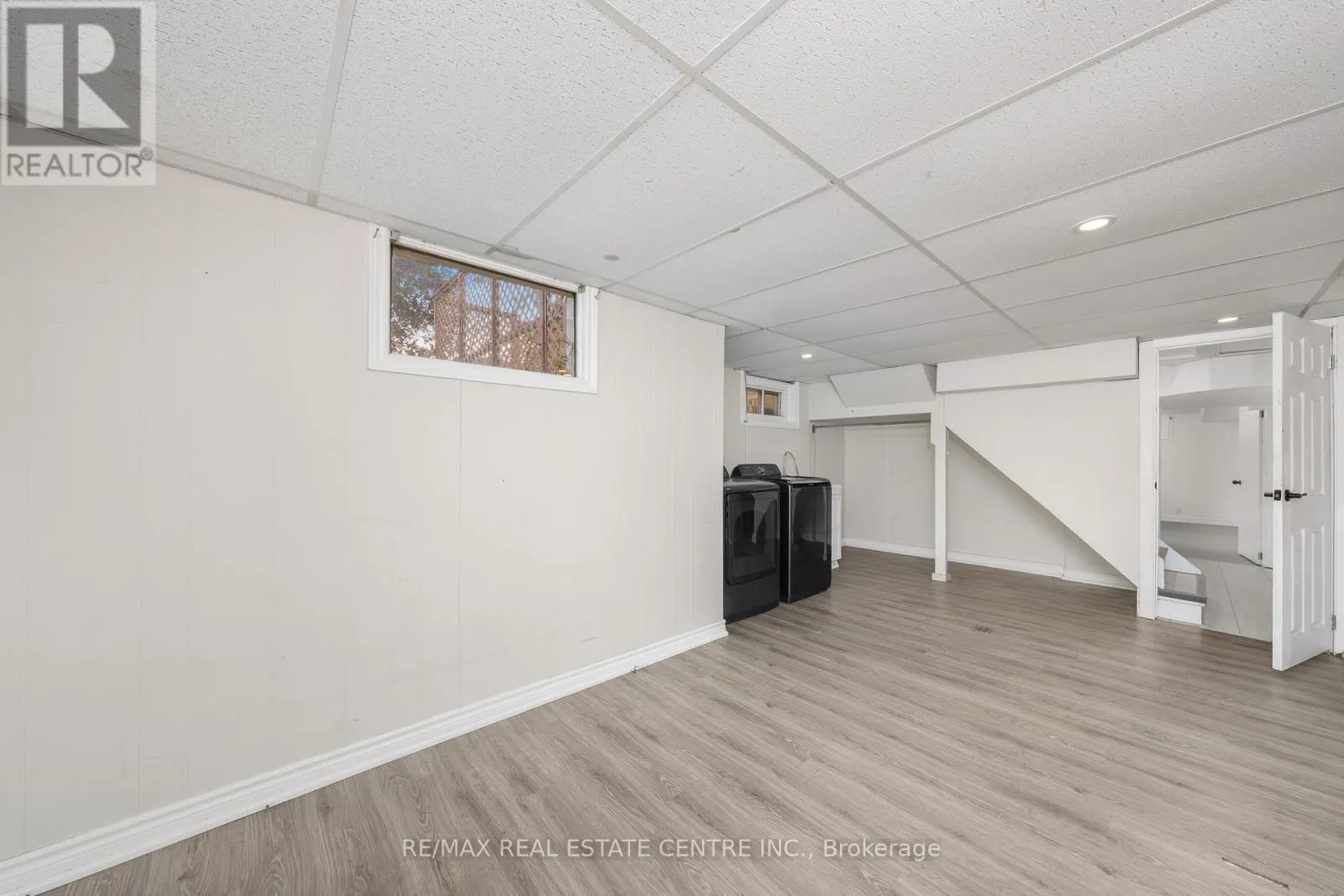 601 HOLLYWOOD PLACE
