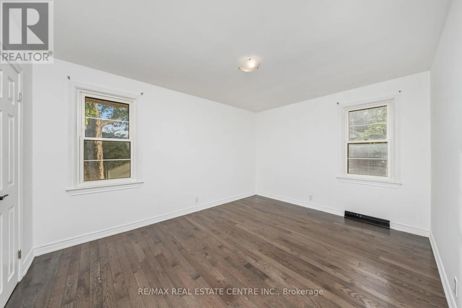 601 HOLLYWOOD PLACE