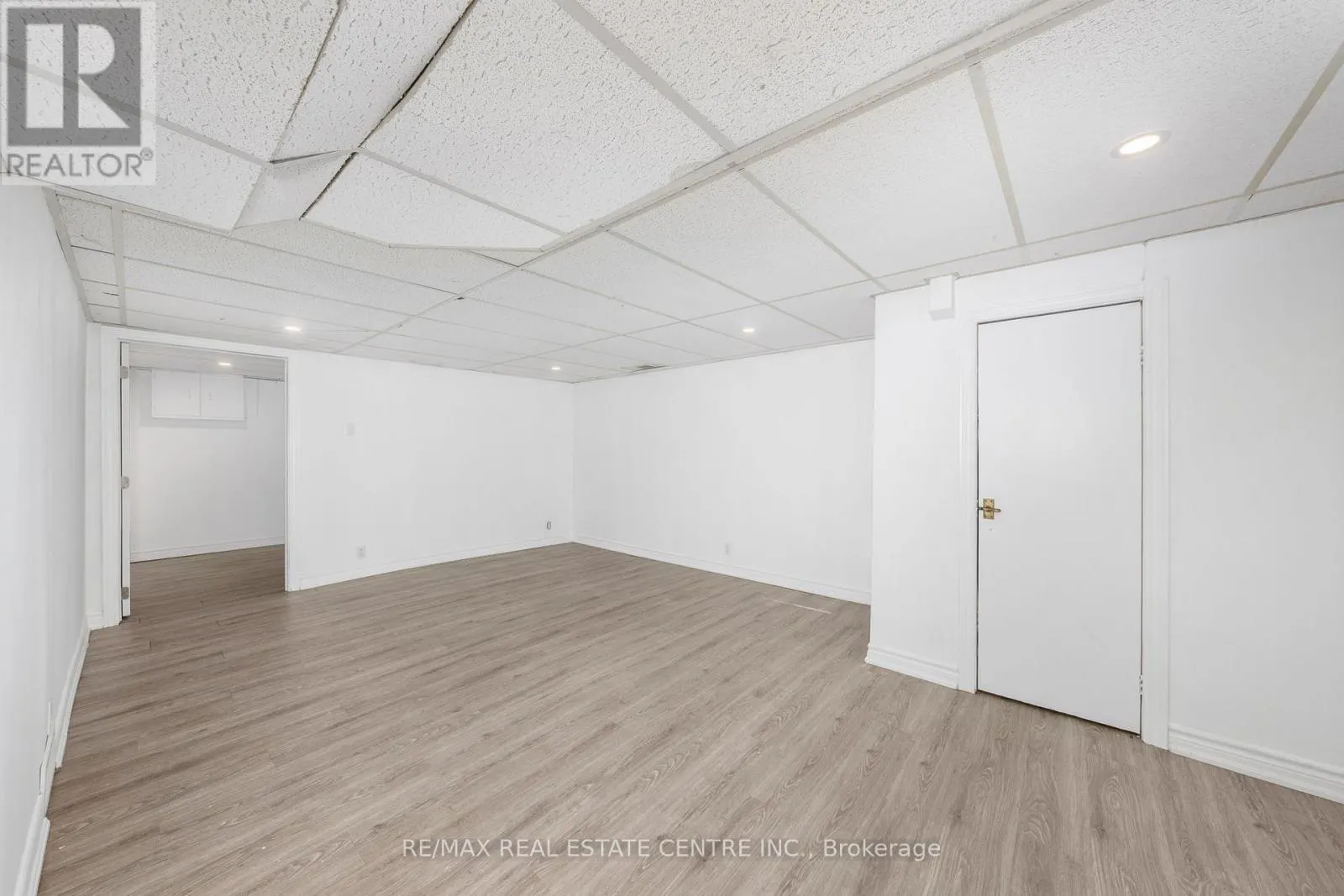 601 HOLLYWOOD PLACE