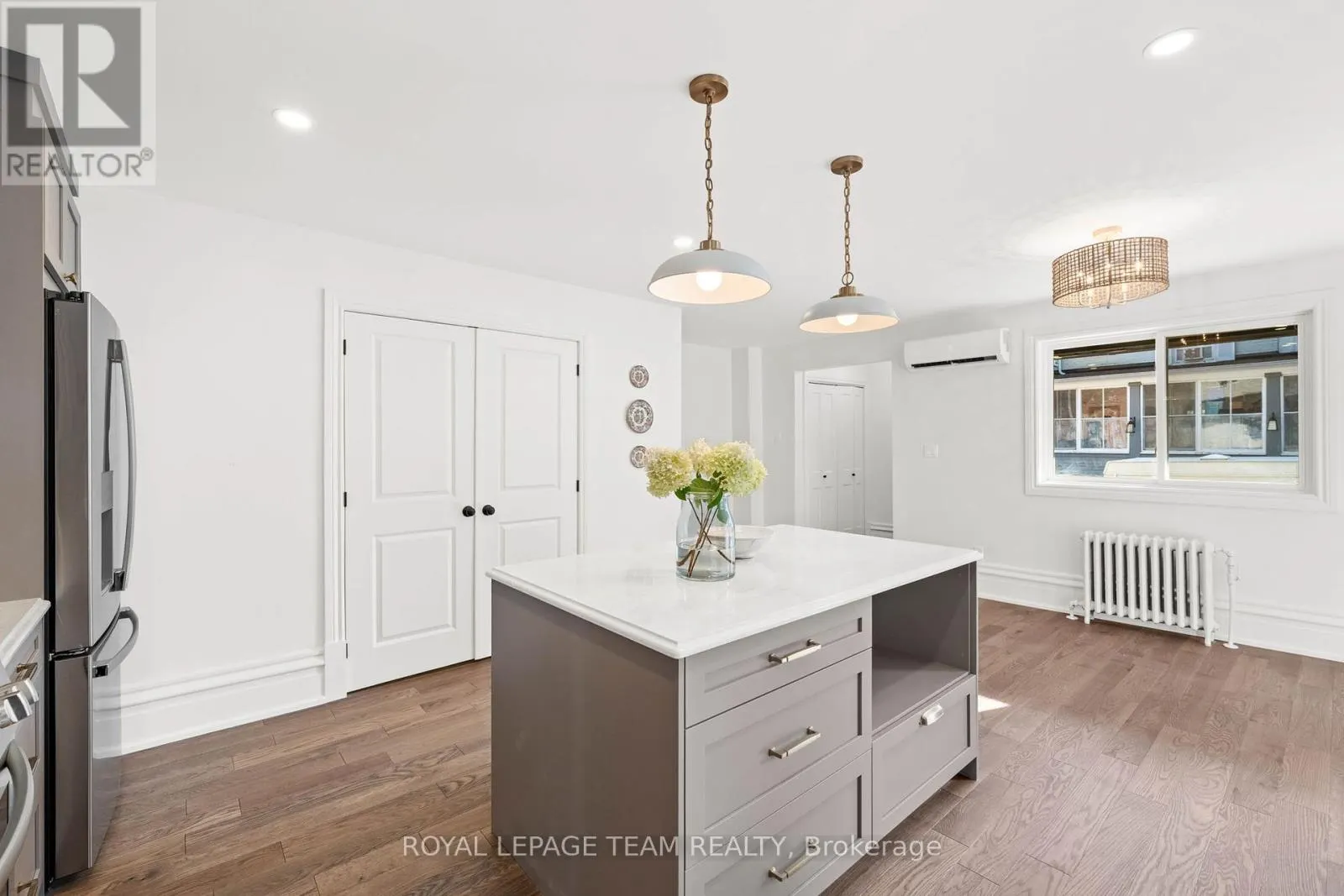 414 JAMES STREET W