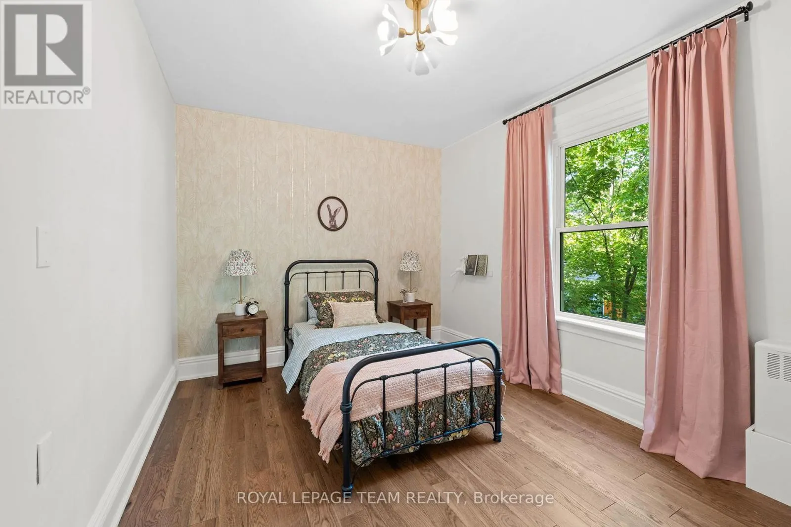 414 JAMES STREET W
