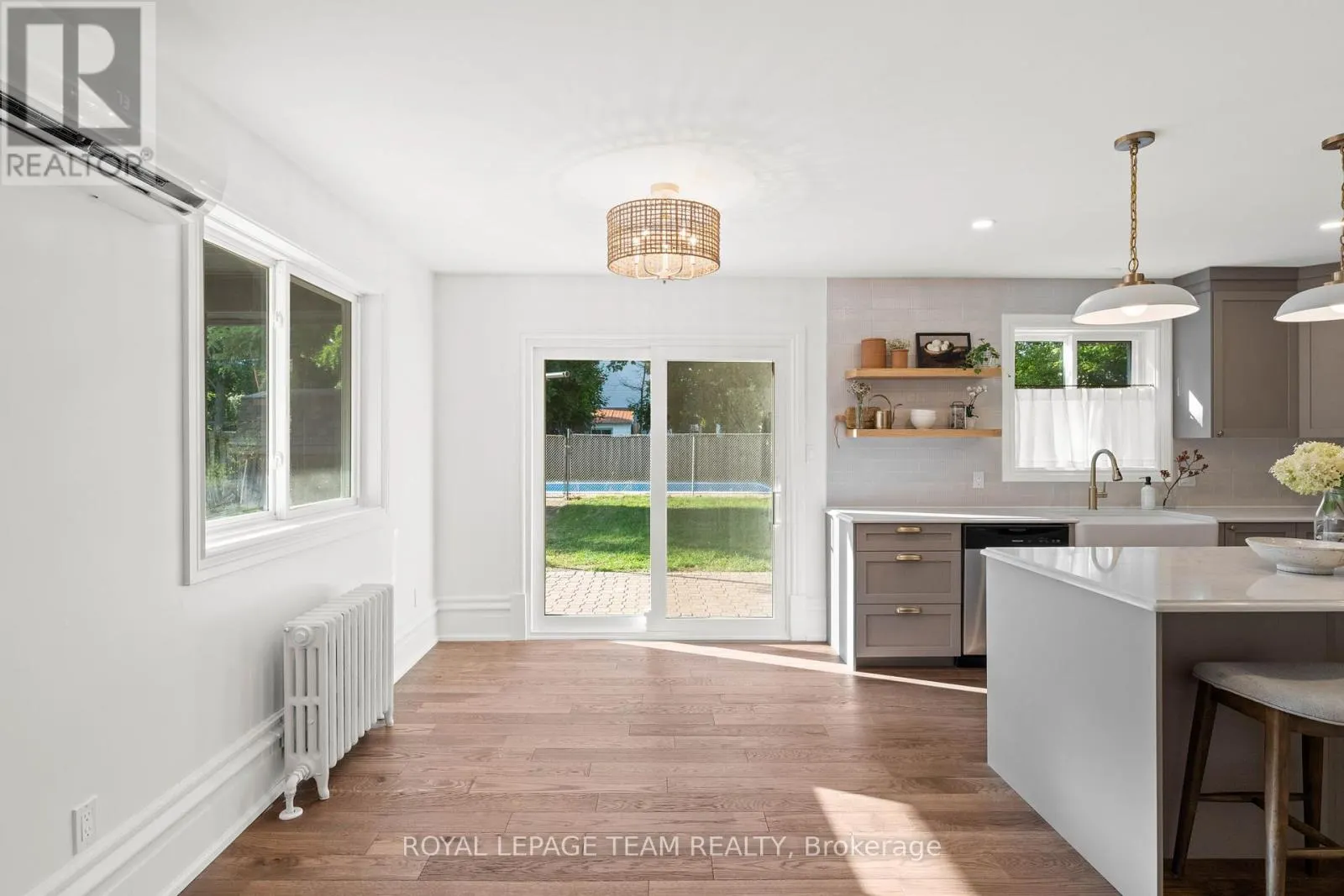 414 JAMES STREET W