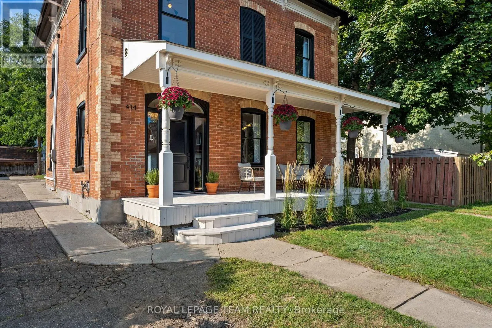 414 JAMES STREET W