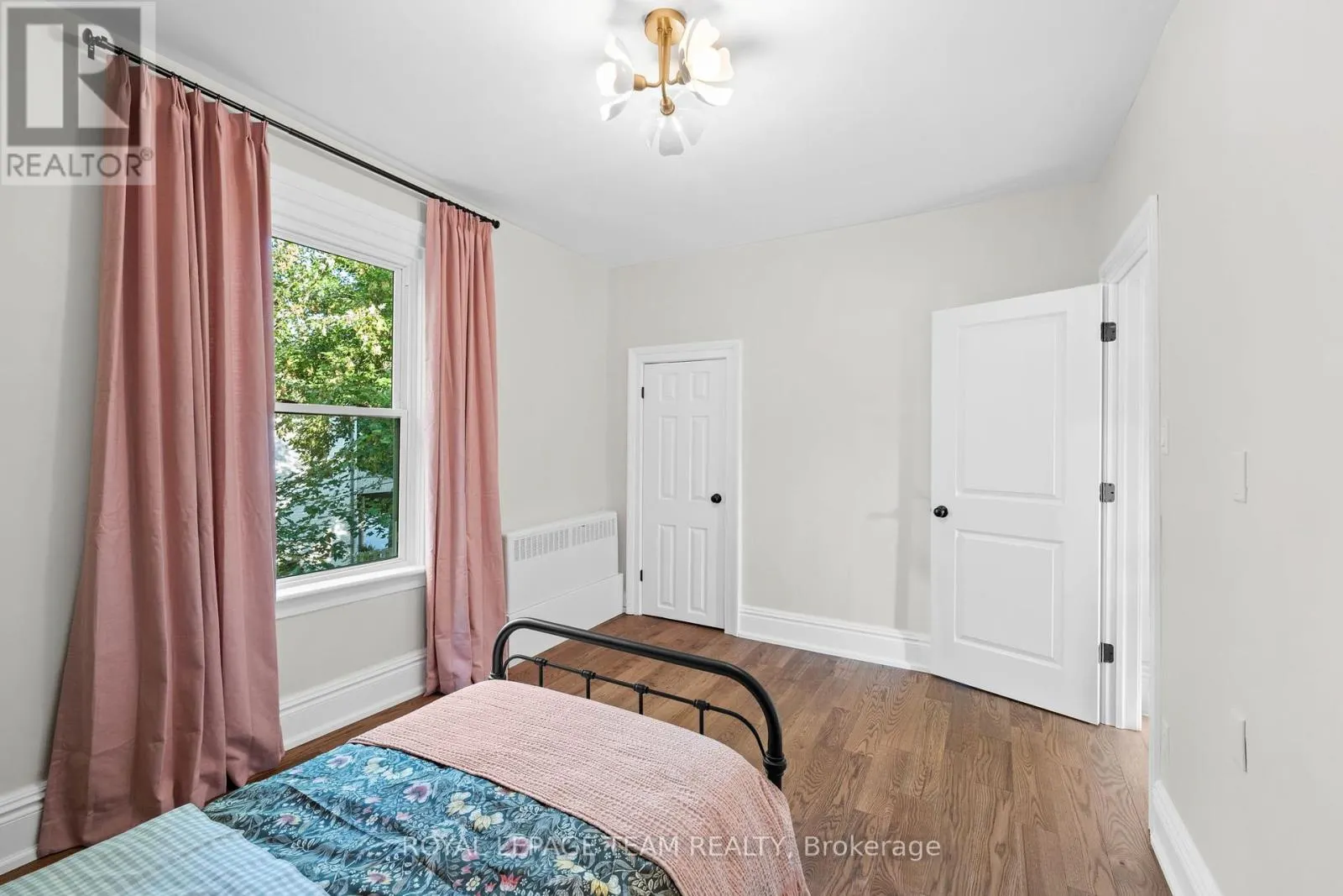 414 JAMES STREET W