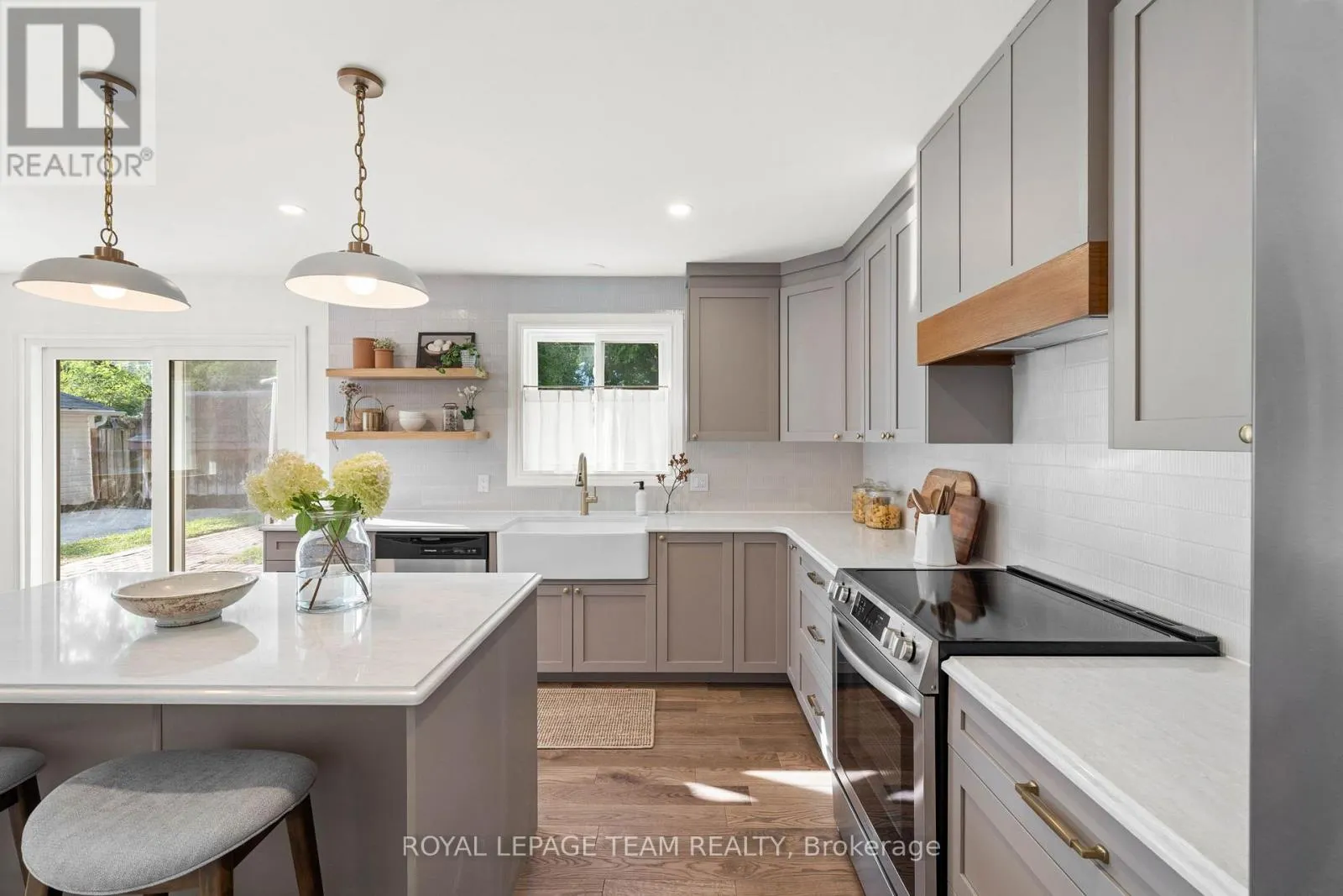 414 JAMES STREET W