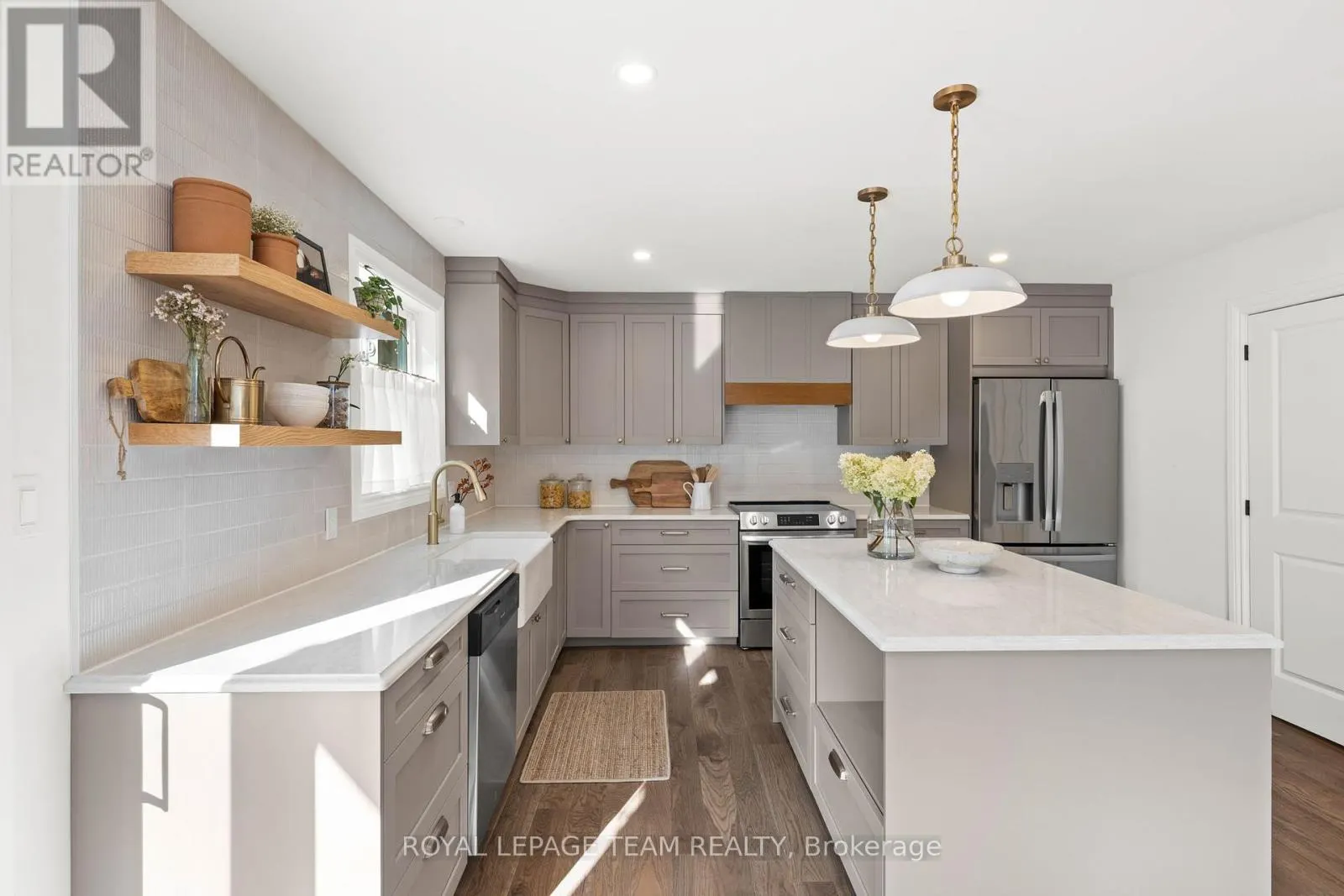 414 JAMES STREET W