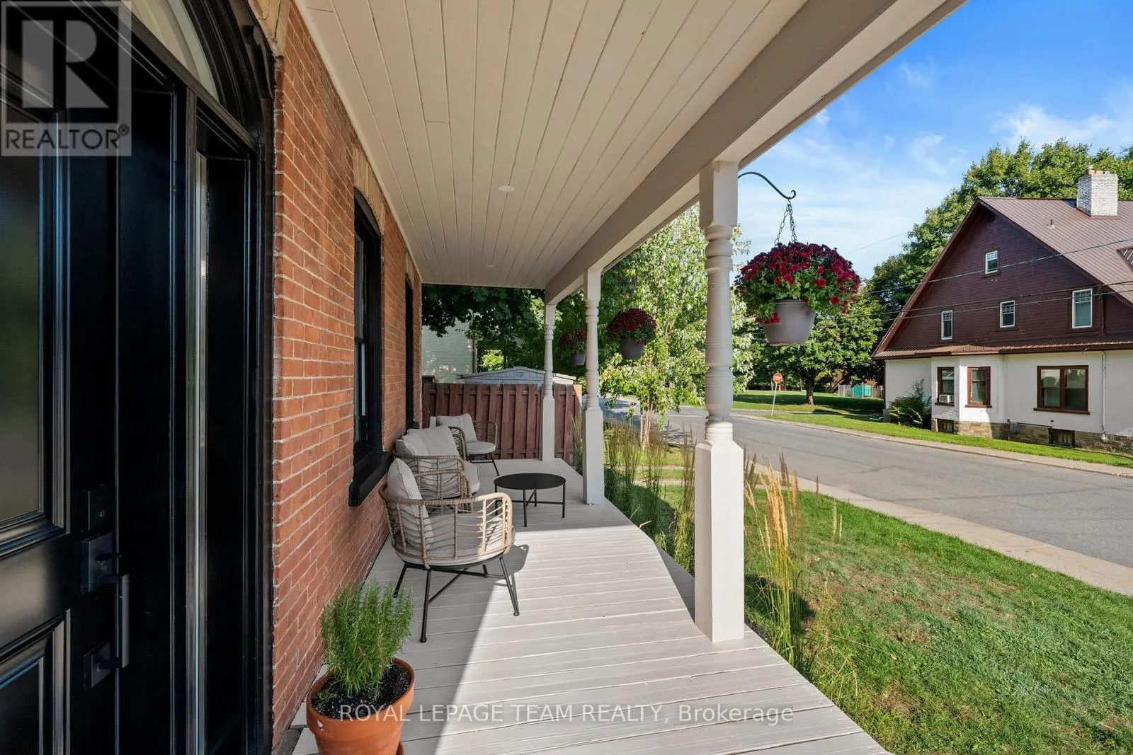 414 JAMES STREET W