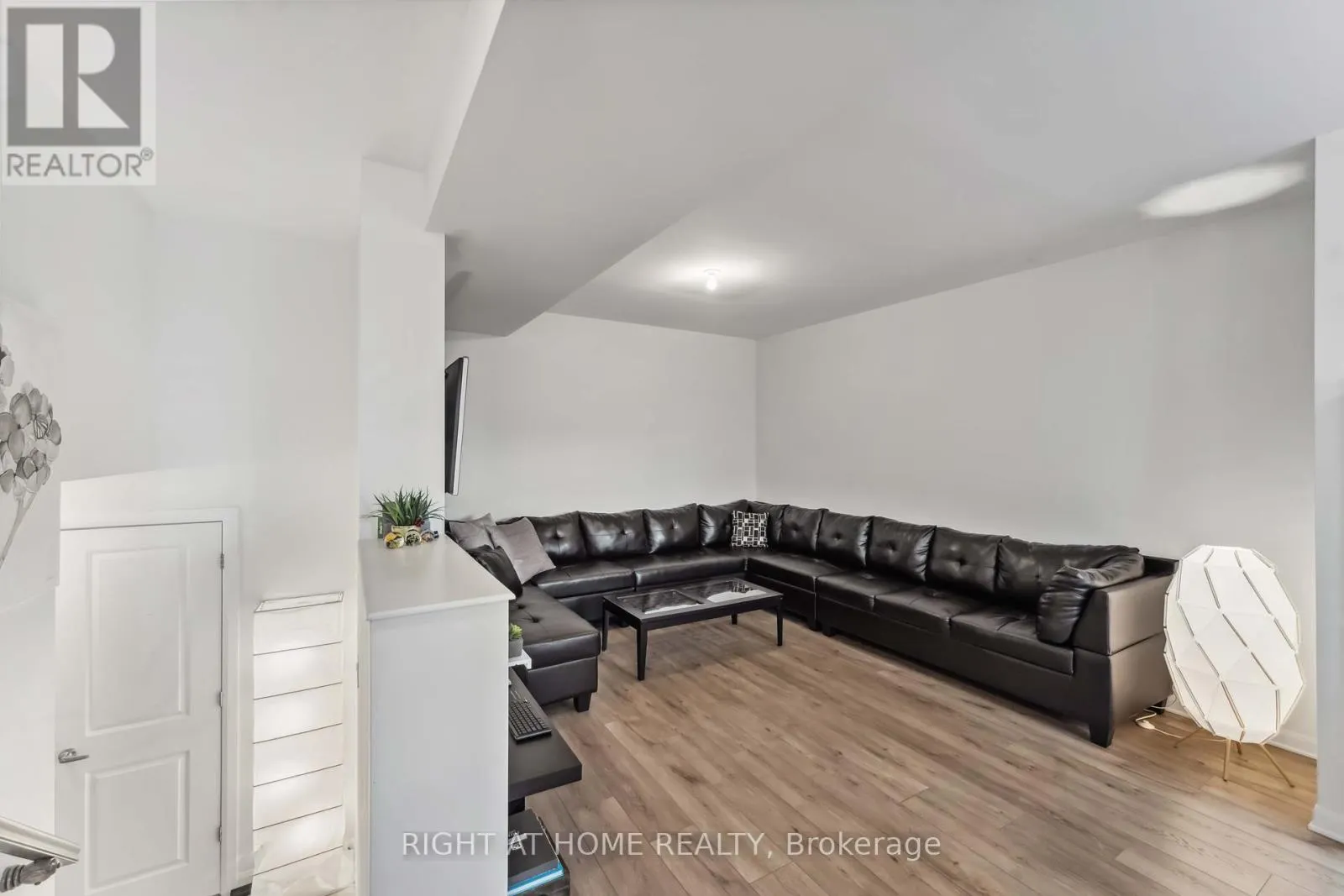 167 ATTWELL PRIVATE
