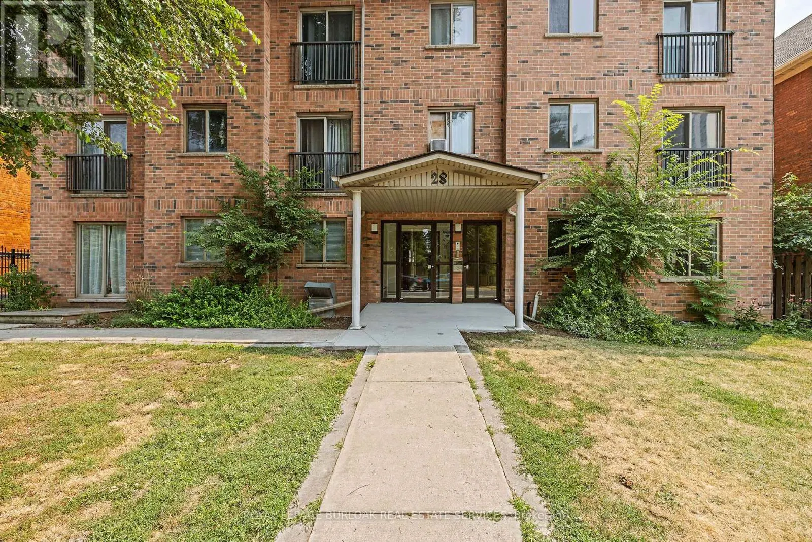 104 - 28 VICTORIA AVENUE N