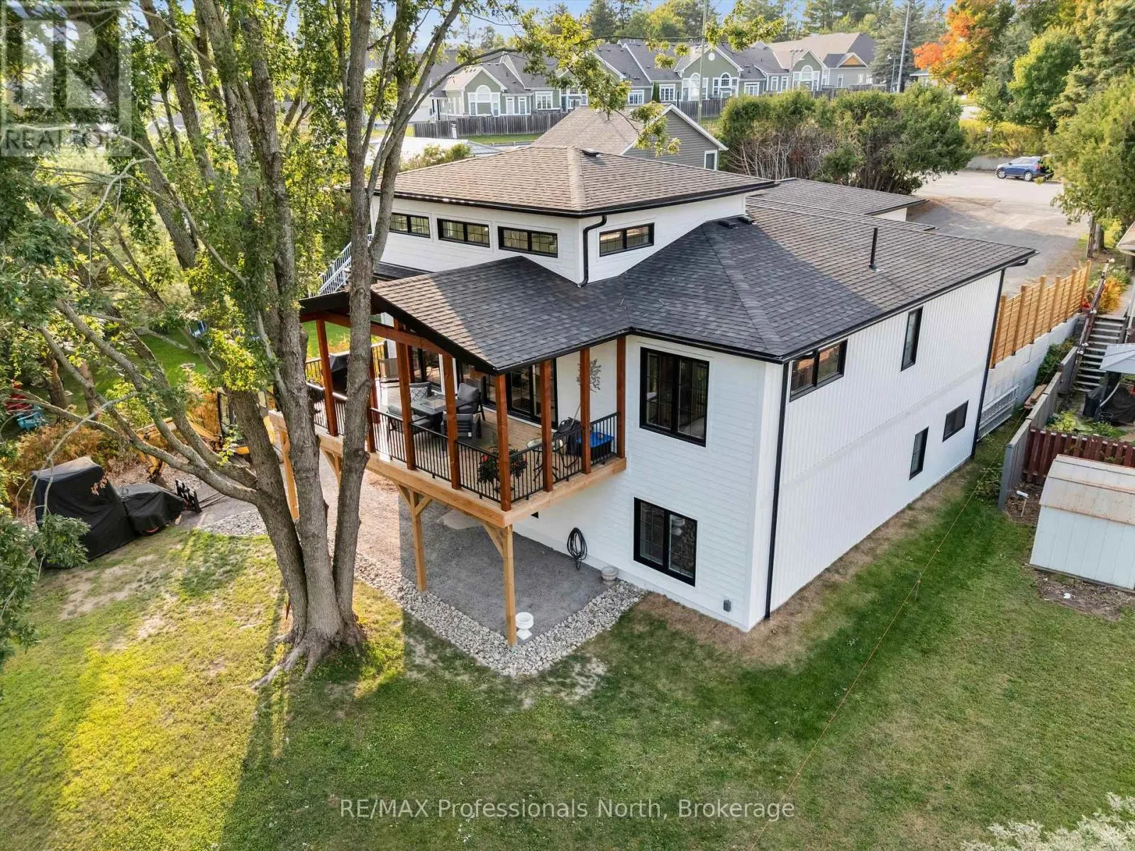 211 HOLDITCH STREET