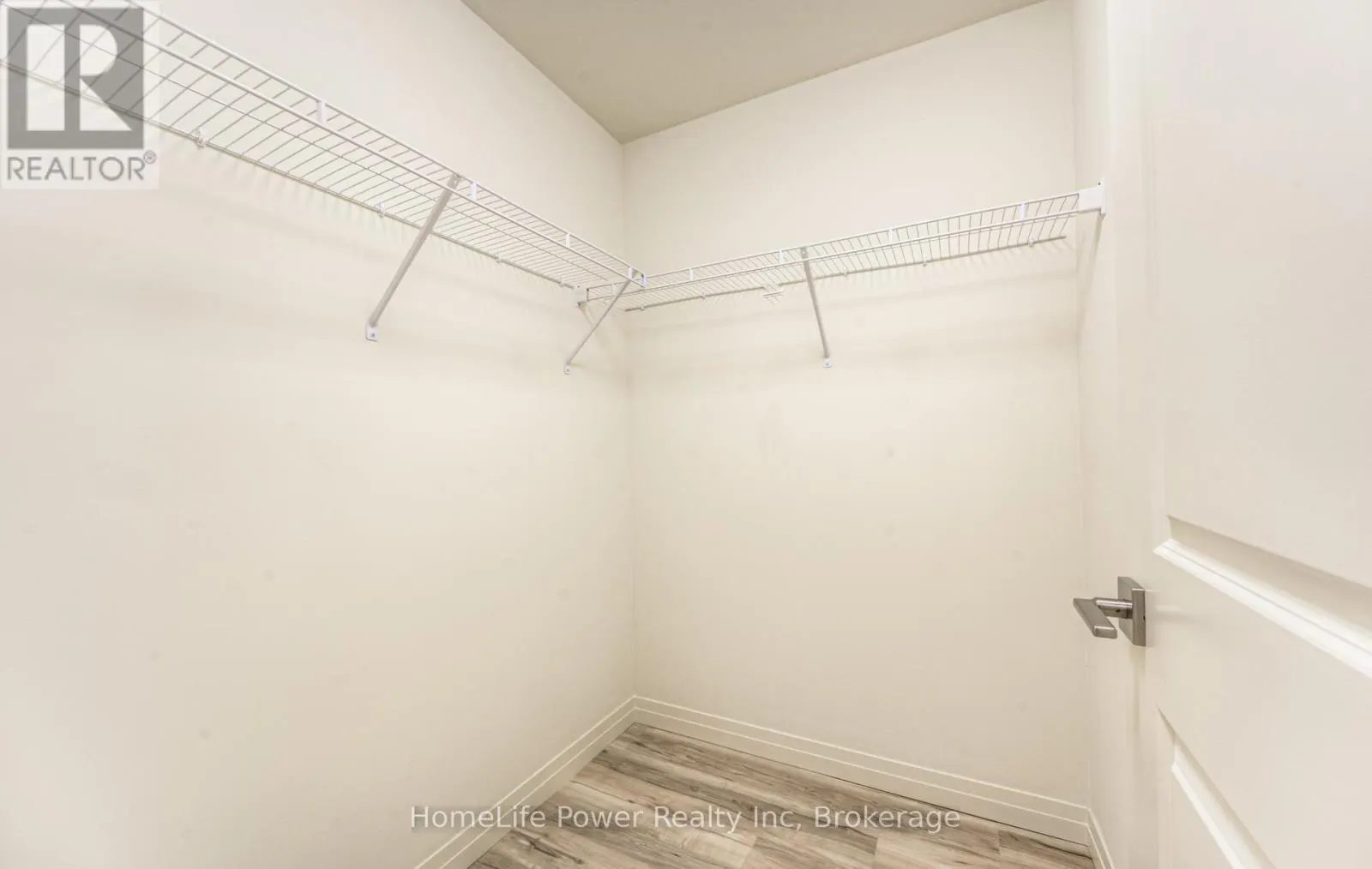 205 - 301 WESTMOUNT ROAD, #205