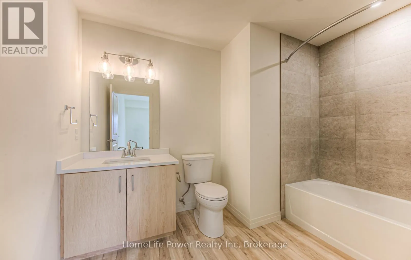 205 - 301 WESTMOUNT ROAD, #205