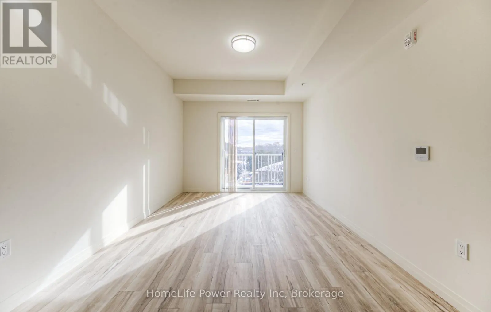 205 - 301 WESTMOUNT ROAD, #205