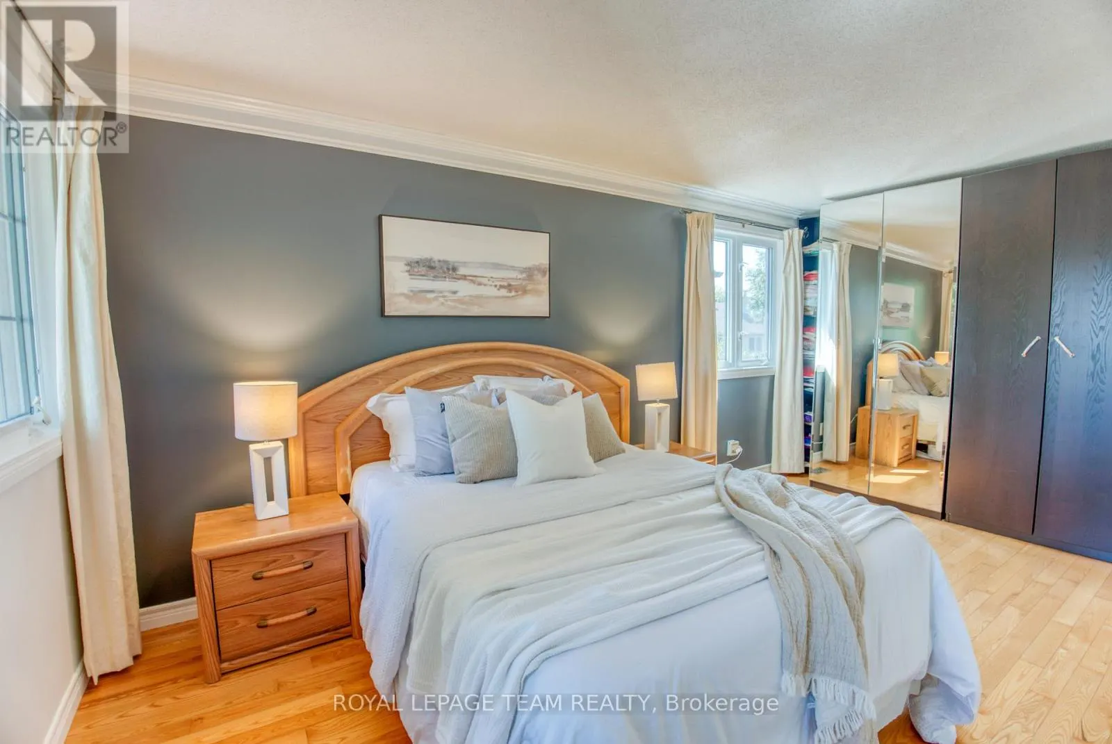 8 HUNTSMAN CRESCENT