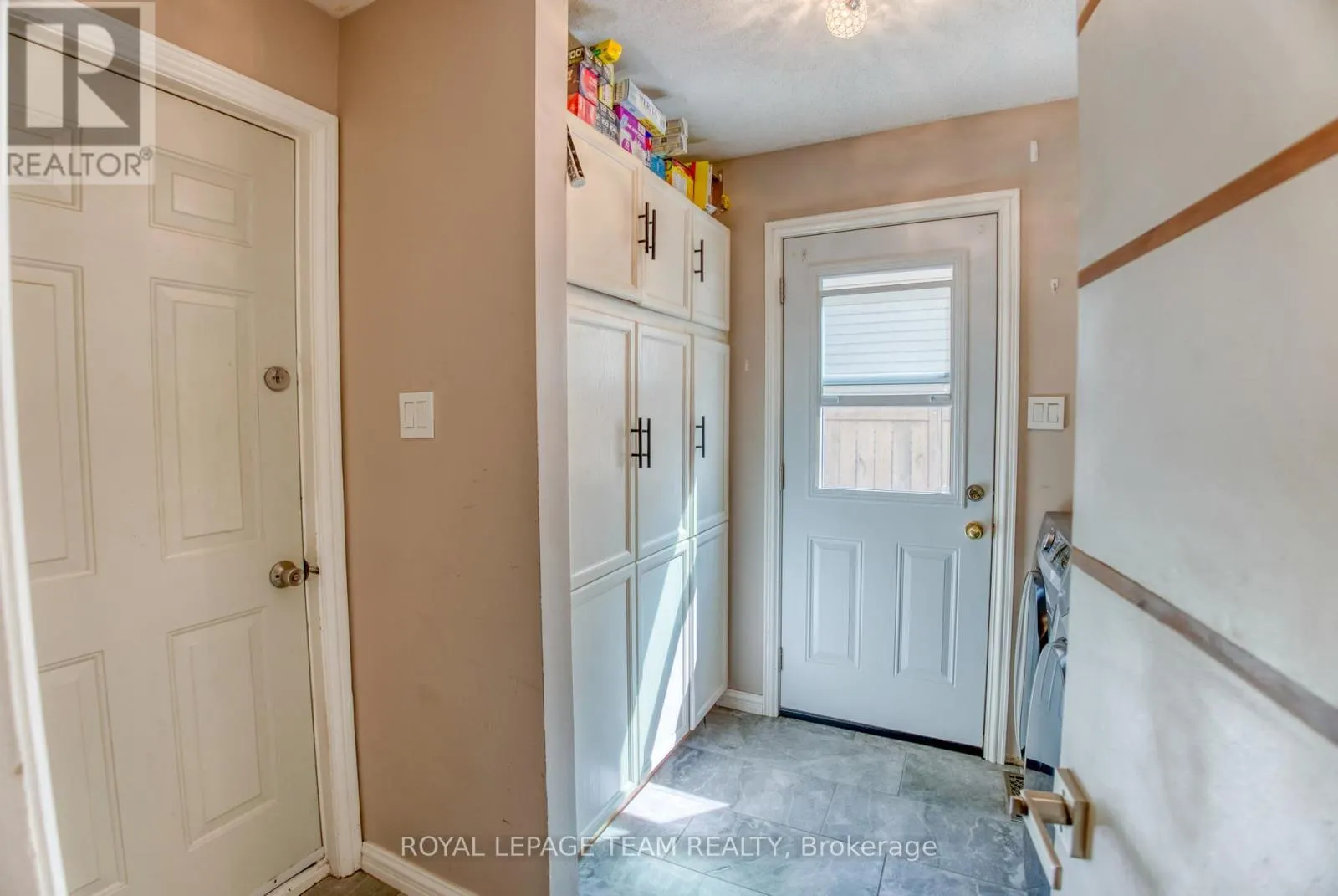 8 HUNTSMAN CRESCENT