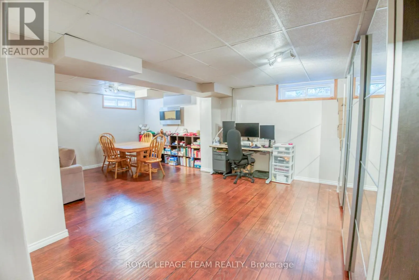 8 HUNTSMAN CRESCENT