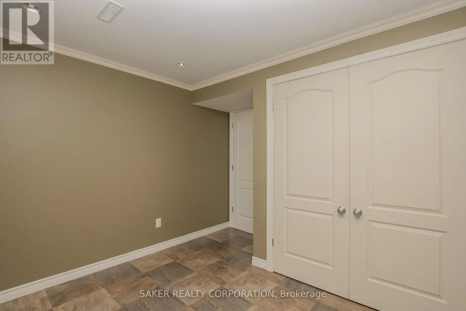 3385 EMILYCARR LANE