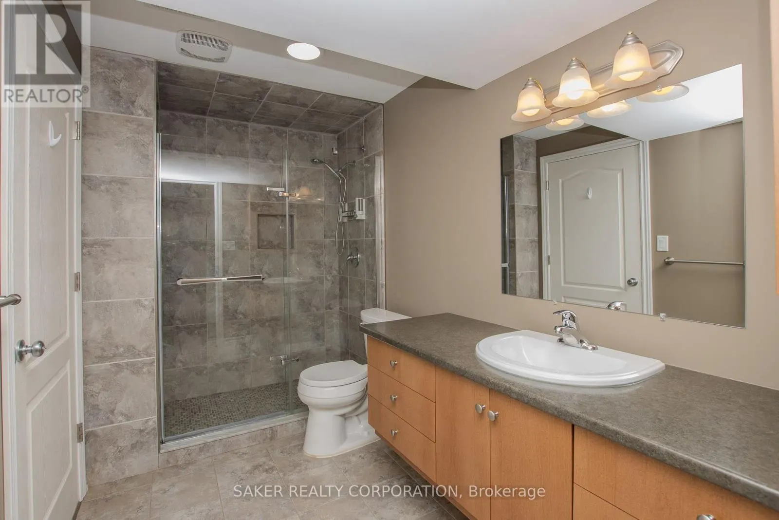 3385 EMILYCARR LANE