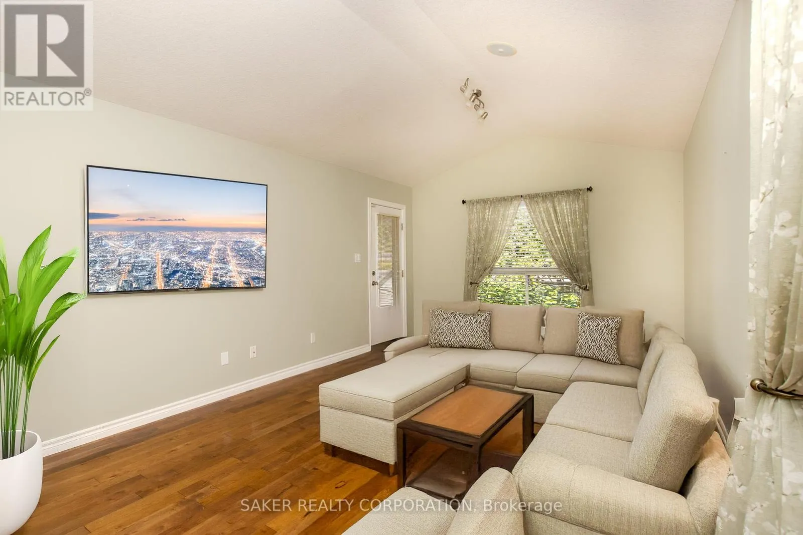 3385 EMILYCARR LANE