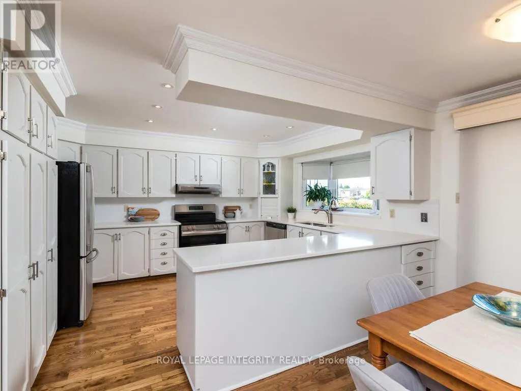 17 ARBUCKLE CRESCENT