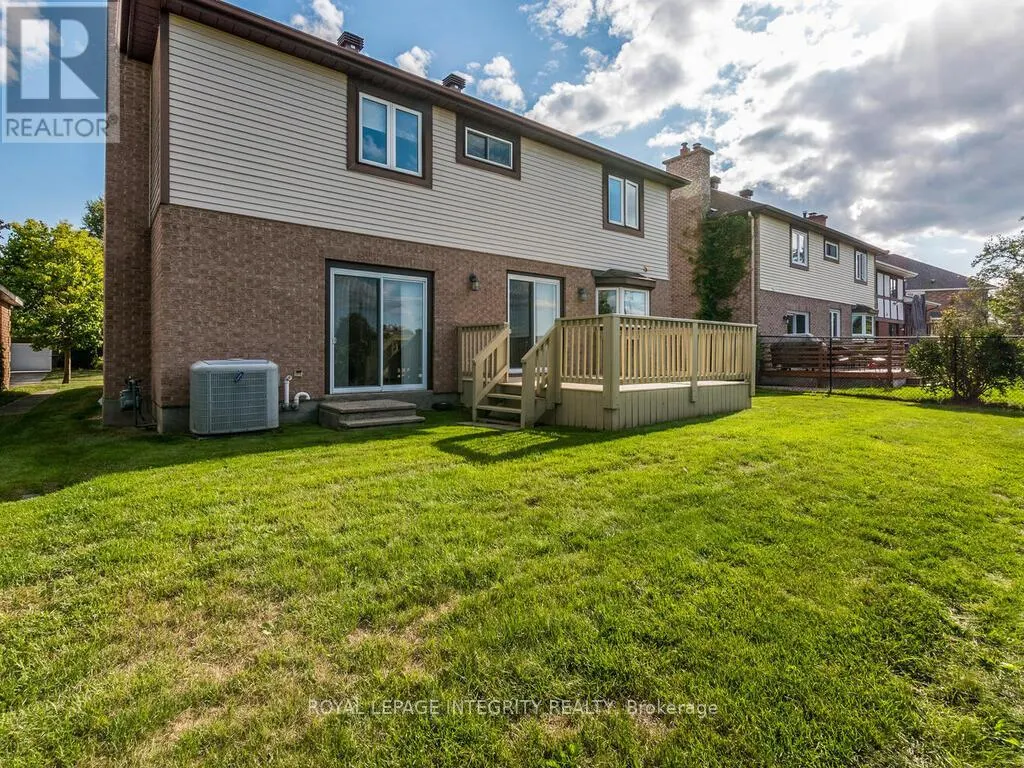 17 ARBUCKLE CRESCENT