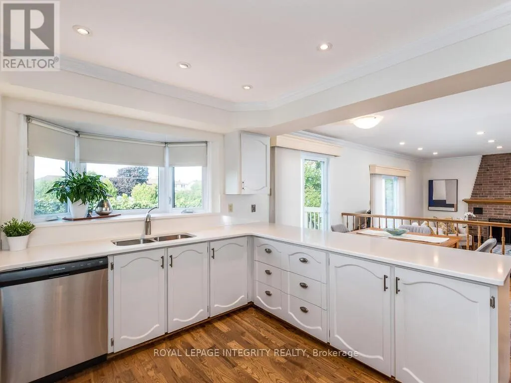 17 ARBUCKLE CRESCENT